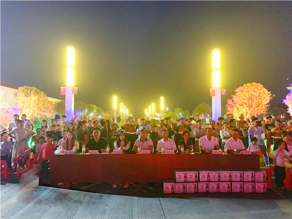永州紅獅舉辦“壯麗70年，奮斗新時(shí)代”國慶晚會(huì)暨員工集體生日會(huì)